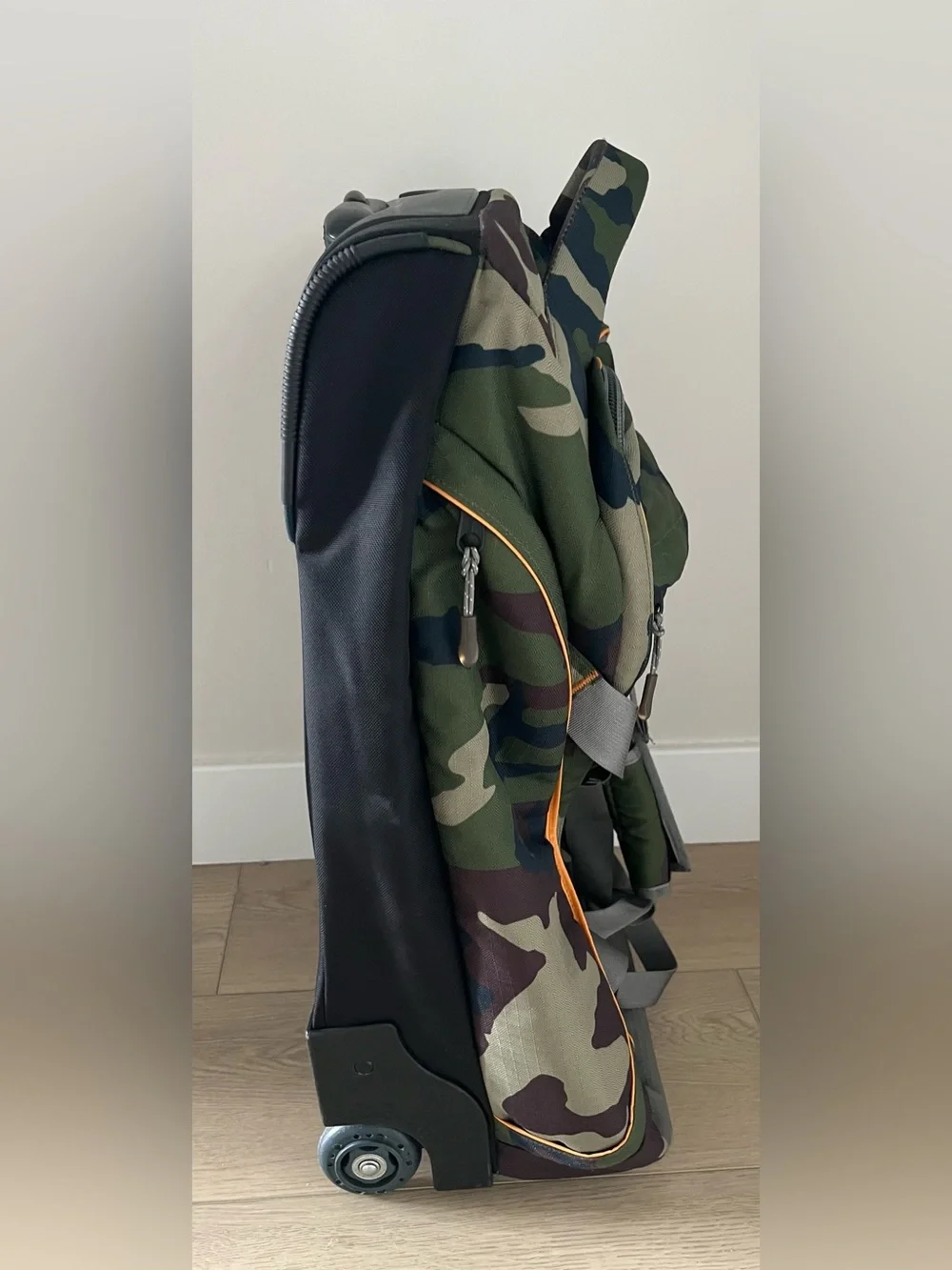 LL Bean Adventure Rolling Duffle Bag Medium 24